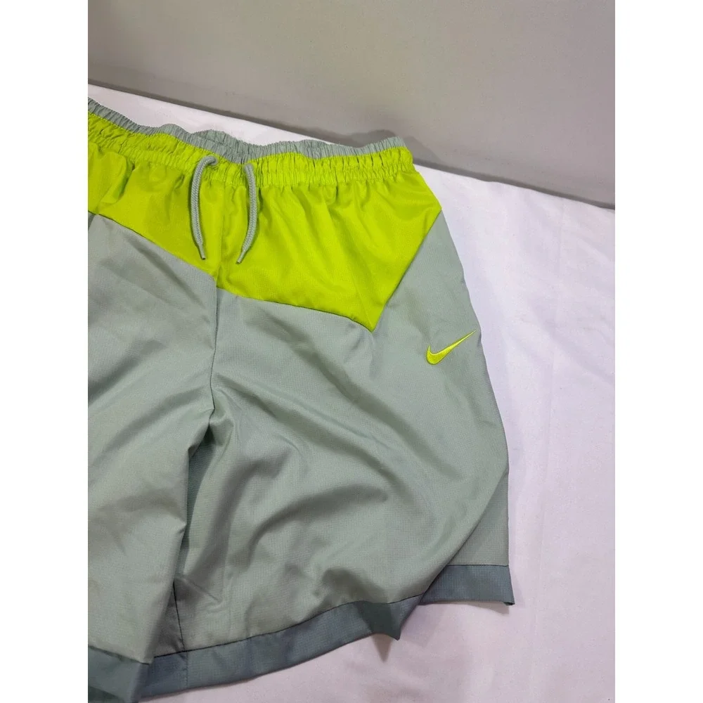 Nike DNA 8